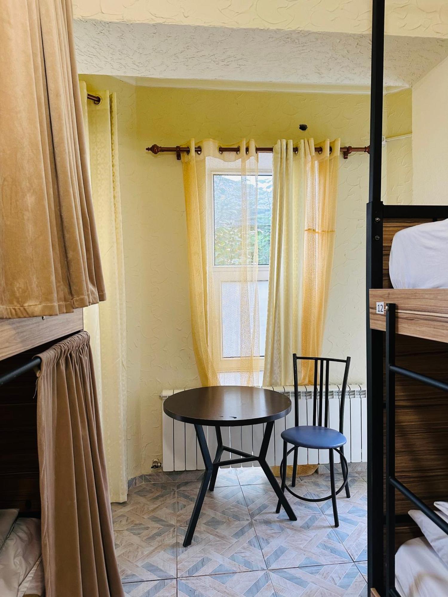 Sweet Home Hostel Bisjkek Eksteriør bilde